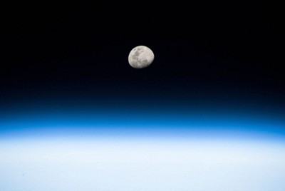 NASA、月の「標準時間」を策定へ　探査競争を主導する狙い