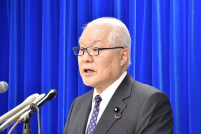 厚労相、ダブルケアラー支援強化の意向　「重層的な体制整備」