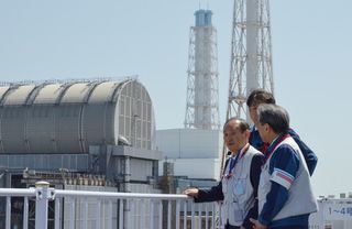 菅前首相、福島第１原発視察＝補選後見据え、存在感アピール