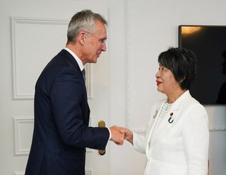 ウクライナ支援で連携＝上川氏、ＮＡＴＯ事務総長と会談