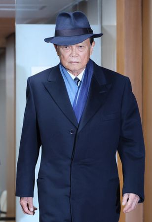 麻生氏、トランプ氏と２４日にも会談＝大統領選にらみ関係構築