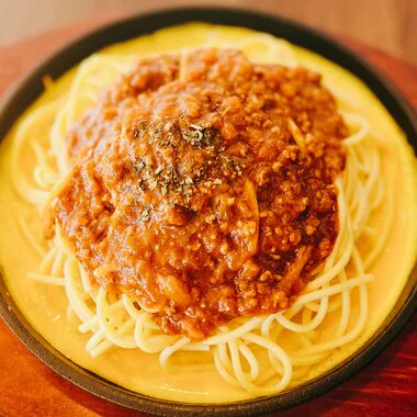 路面とスパゲッティの“ロメスパ専門店”掲げる…名古屋・中区『スパゲッティの森』並でも500gと量たっぷり