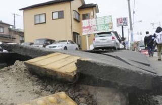 震災の液状化対策へ特別交付税　新潟、富山で総務相