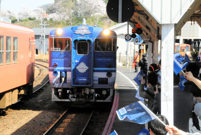 JR木次線の観光列車「あめつち」車輪空転で運休　客36人はバスへ