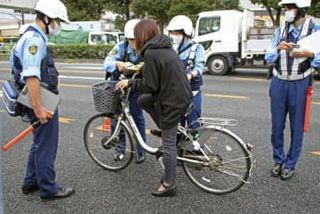 自転車違反に反則金、法成立へ　ながら運転、酒気帯びに罰則