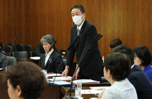 自民・長谷川岳氏「威圧的言動」を謝罪　委員長を務める参院特別委で