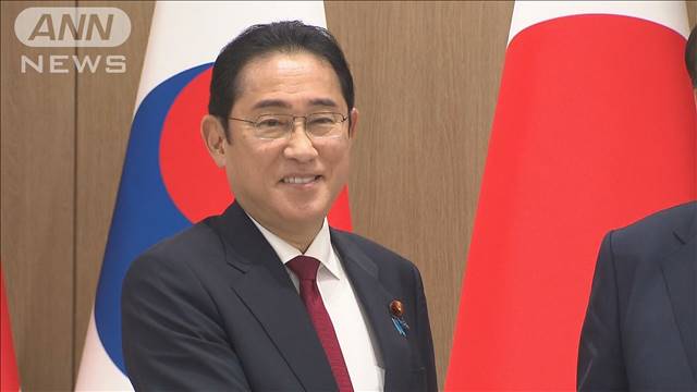 日中韓、4年半ぶりの首脳会談　FTA交渉再開へ　北朝鮮など国際情勢も協議