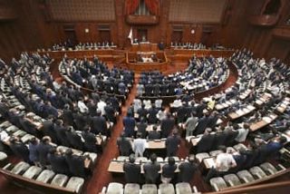 国の指示権拡大、衆院通過　迅速対応へ地方自治法改正案可決