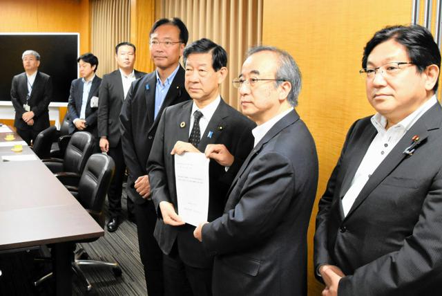 柏崎刈羽原発の避難道路　全額国費で着手へ　担当相、知事に説明