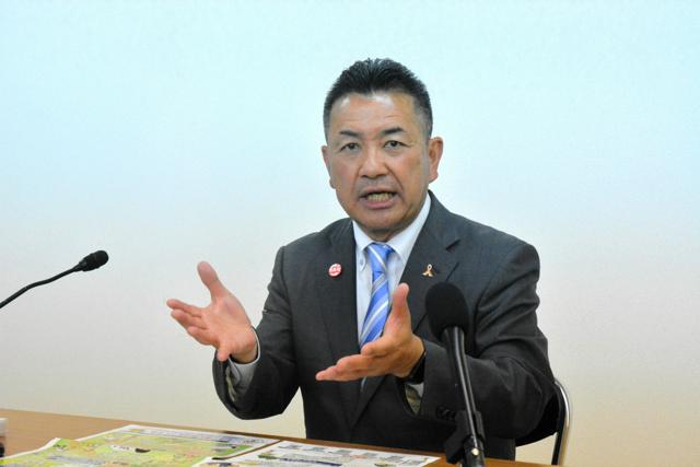 自公候補破って栃木・鹿沼市長選で初当選、松井氏は事件を機に政界へ