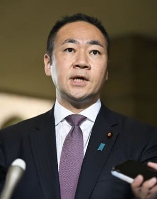 鈴木氏記載漏れ282万円に訂正　自民法案提出者、66万円から