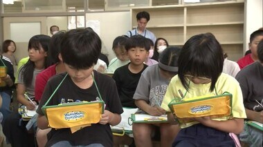 児童が盲導犬について学ぶ　小学校で特別授業　秋田市