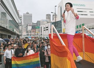 小池百合子氏に対抗し「会いに行ける蓮舫」と連呼　LGBTQイベントで「フェアに支援したい」　東京都知事選