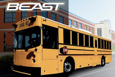『ビースト』という名のスクールバス!? 90名乗車でEV航続241km、米国で納車開始
