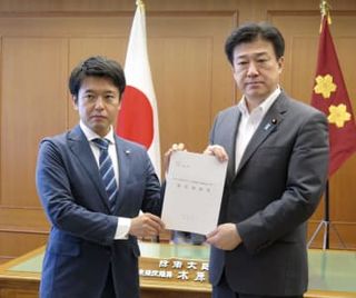 F35の三沢配備に「理解を」　防衛相、青森知事の抗議に