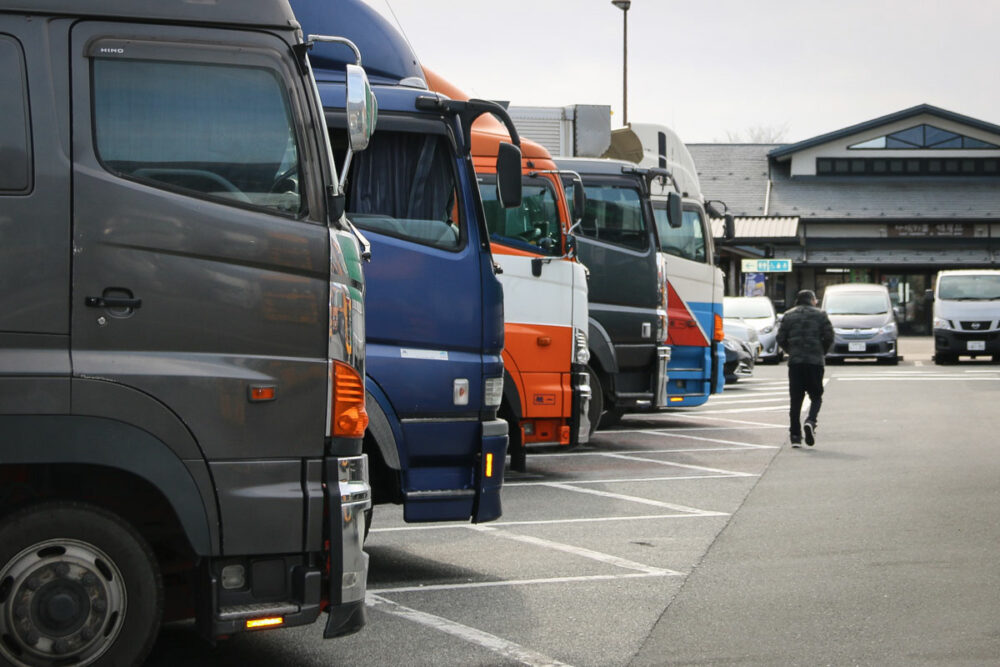 運転手の生活実態ってどうなの!? 　女性トラックドライバーに聞いた「食事・休憩・トイレ」事情