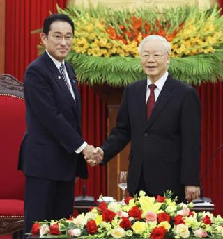 ベトナム指導者死去で首相が弔意　「貢献に心から敬意」