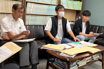 愛知大、学生2人に懲戒処分を通知　自治会旗掲げデモ参加