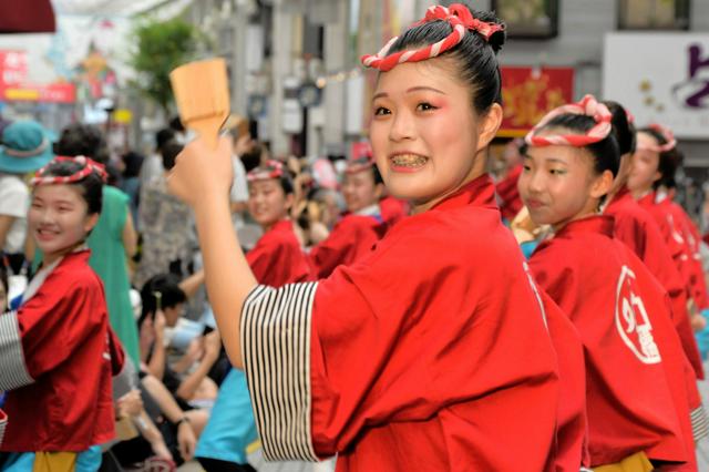 高知・よさこい祭りの本番始まる　巨大地震注意に｢内心は心配だが｣