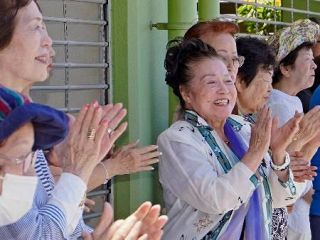 宜野湾市長選、３人が届け出　普天間巡り論戦、前職が死去