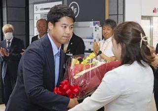 27歳市長「若者住む町に」　全国最年少、秋田・大館