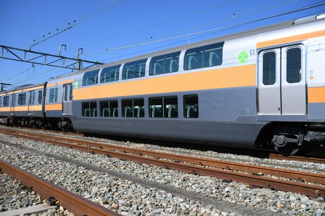 中央線快速のグリーン車、来春に走り出す　JR東日本が発表