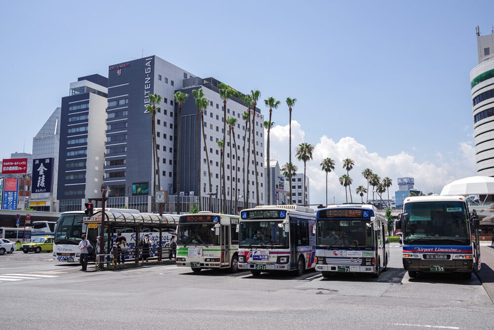 こりゃミステリアスすぎるだろ!?　四国のJR徳島駅前でバスウォッチしてたら……マジか!!