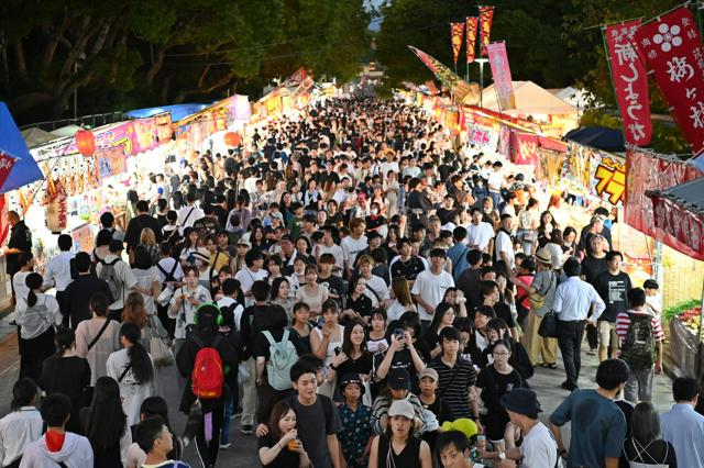 秋の訪れ告げる放生会　18日まで延べ100万人　福岡市の筥崎宮