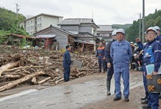 首相、能登半島の被災地視察　復旧復興の状況確認、野田氏も