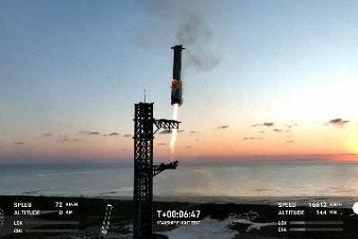 ロケット戻し、「キャッチ」初成功　宇宙船スターシップ5回目試験