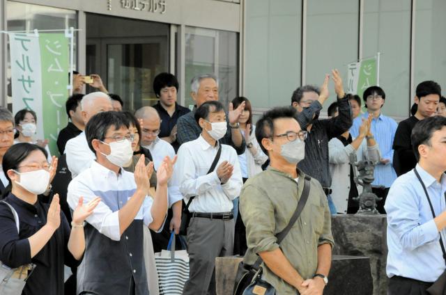 衆院選公示、島根は1、2区とも三つどもえ　候補者が第一声上げる