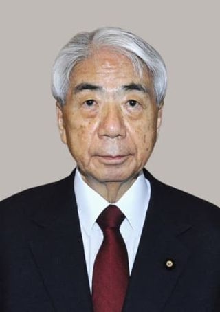 尾辻参院議長が辞任へ　体調不良、任期途中で