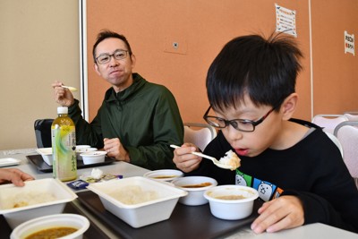 山形産「雪若丸」新米でカレー満喫　おかわり続出、1200食完売