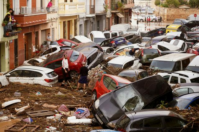 スペイン・バレンシア州で洪水、62人死亡 「20年で最多の雨量」