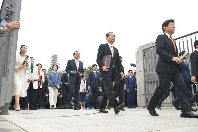 【写真まとめ】特別国会召集で当選議員が初登院、首相指名選挙・組閣へ