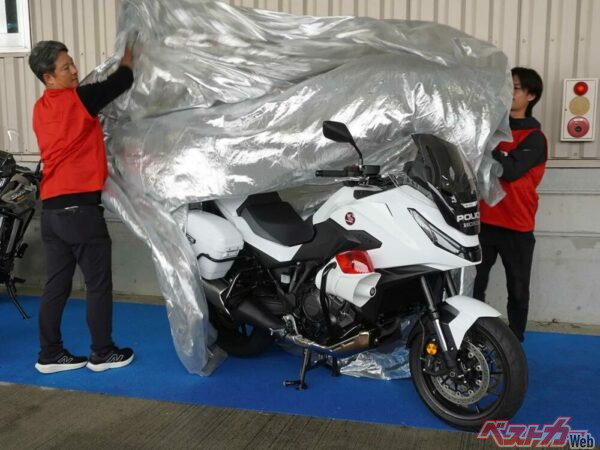 【速報】白バイ仕様の「NT1100 POLICE」登場！ 2025年新型NT1100ベースで海外で展開、いずれは日本にも！？