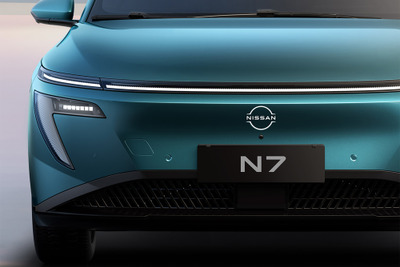 これが日産の新型セダン『N7』だ！ EV＆PHEVに対応、広州モーターショー2024で初公開