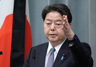 靖国参拝誤報「極めて遺憾」＝共同通信に説明要求―林官房長官