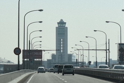 福岡空港の新管制塔、12月5日から運用　新滑走路含め視認性確保