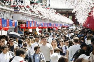 訪日客最多の３３３７万人　通年記録更新、来年も好調見通し